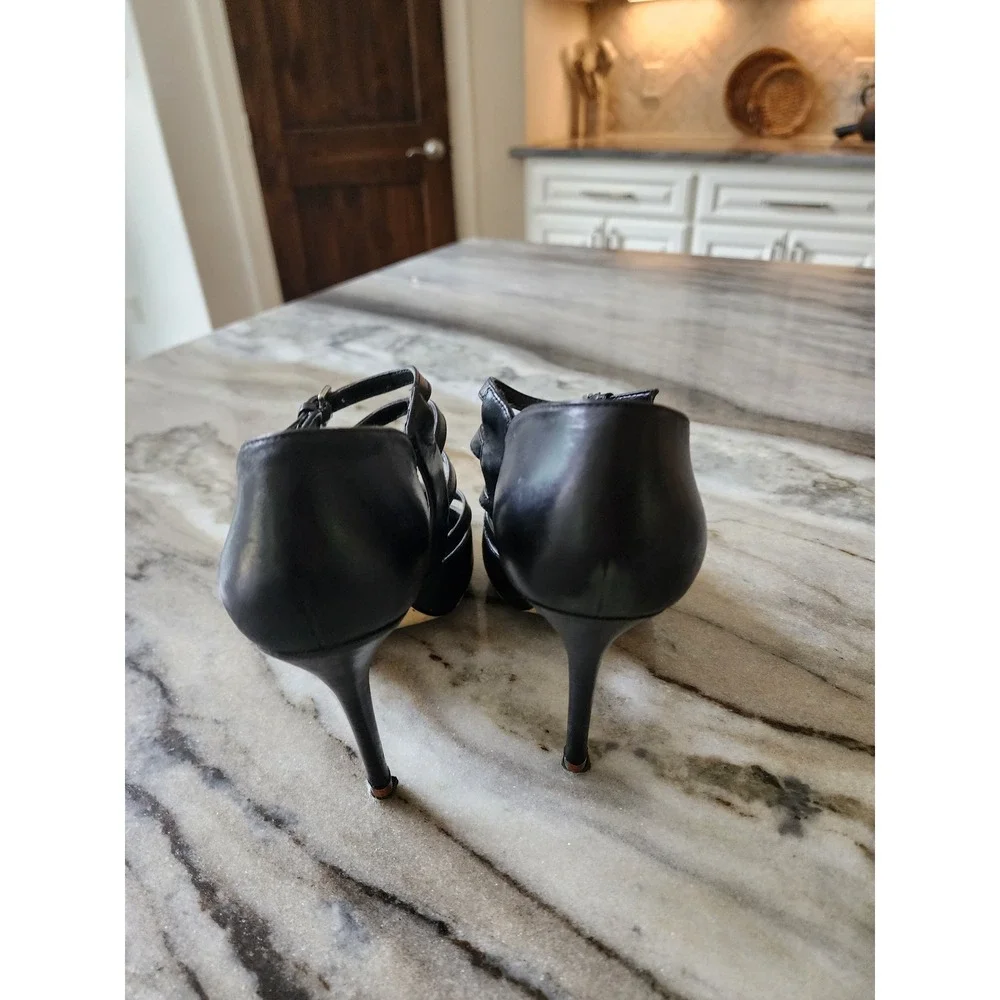 Michael‎ Kors Black Leather Cage Buckle Strappy Pointed Toe Pumps Heels Size 8M